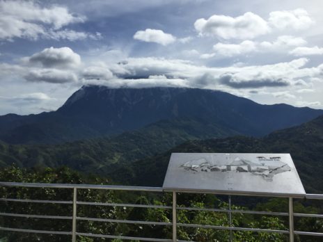 ナバル山から見たキナバル山