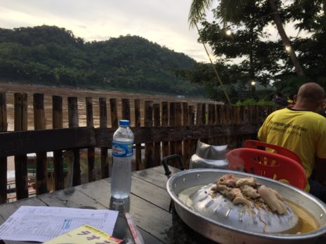 ルアンパバーン、メコン川BBQの店からの景色